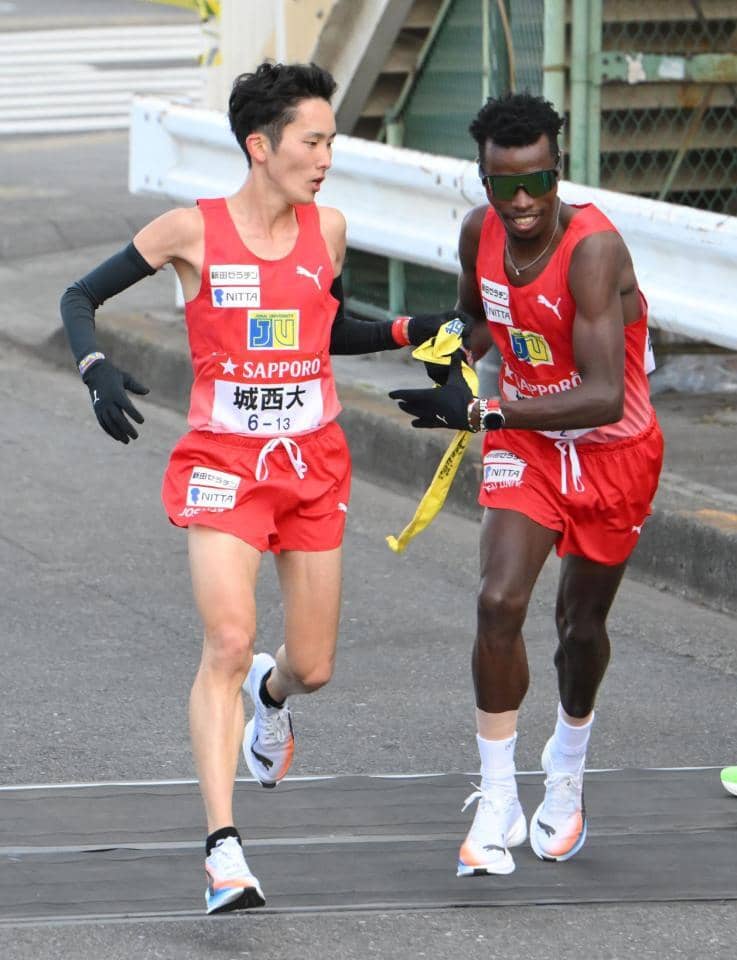 波乱の序盤　城西大・キムタイが衝撃区間新１時間５分１０秒で圧巻５人抜き　２区終えてトップ浮上　中大、早大が追撃