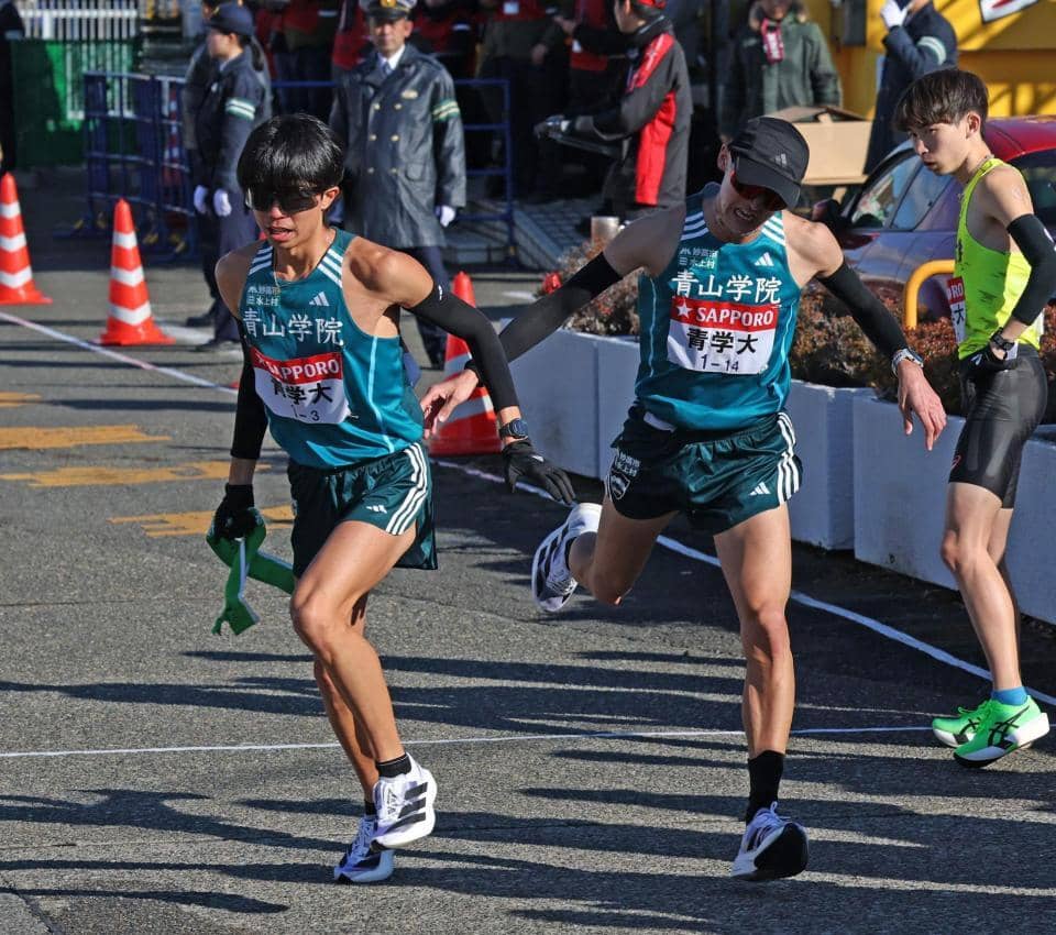 王者青学大がまさかの大苦戦　２区終えて１１位　２区飯田翔大が追い上げ５人抜きも首位と２分１５秒差に…往路で苦境