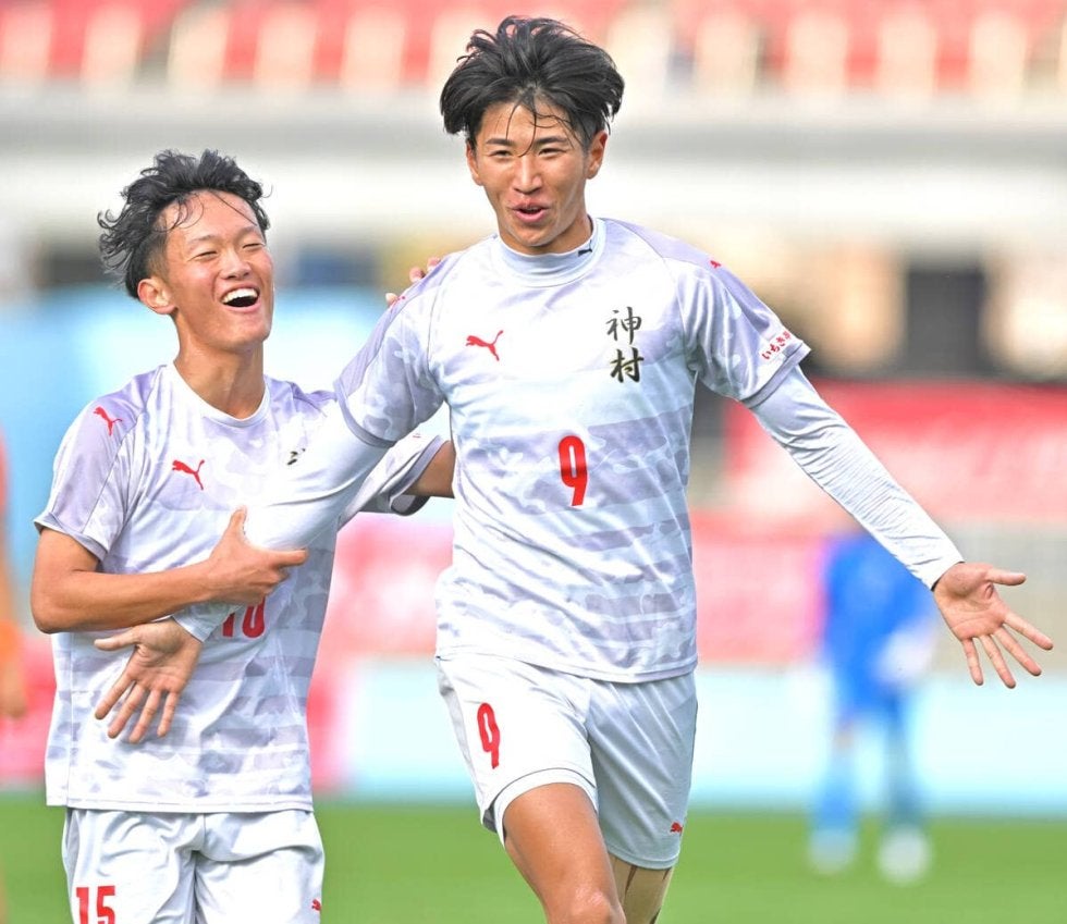 神村学園が4発快勝 史上6校目の2冠へ