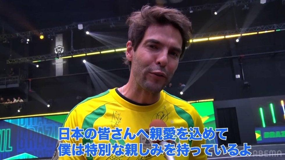 レジェンド登場に場内沸騰 華麗なPK弾&神への祈りにネイマールも大興奮