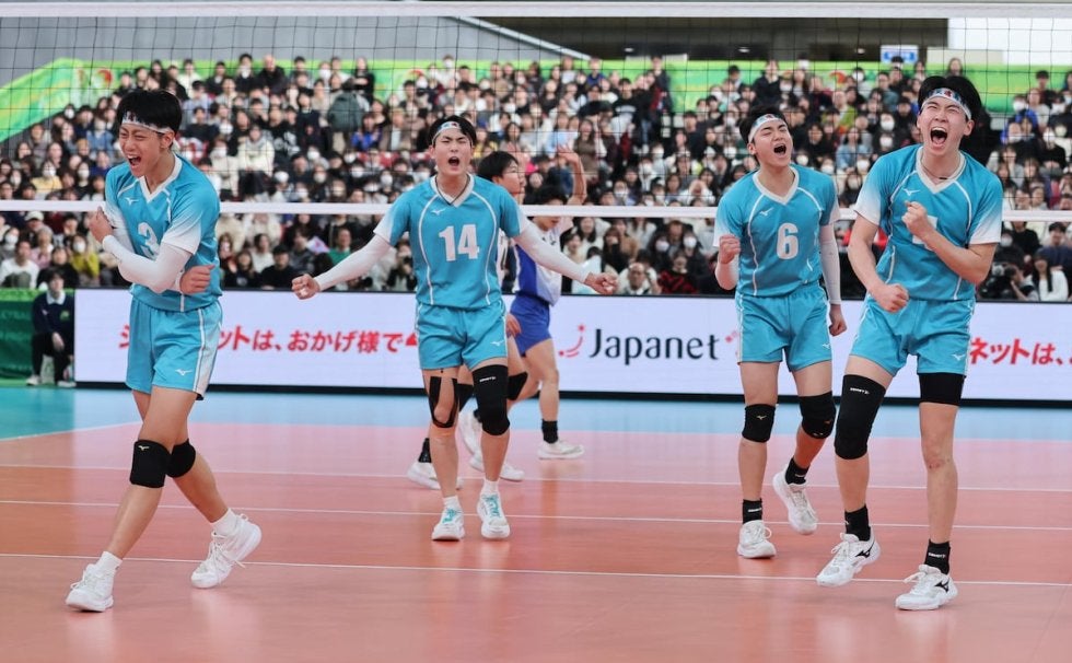 春高バレー 清風、フルセットで駿台学園の4連覇止めた 第5セット序盤で