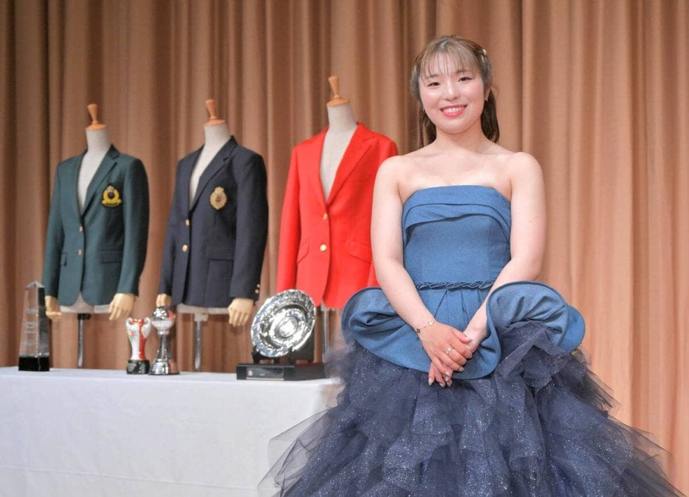 佐久間朱莉「くよくよしてたらジャンボさんに怒られる。たくさん優勝報告を…」…祝勝会で師匠尾崎将司さん追悼