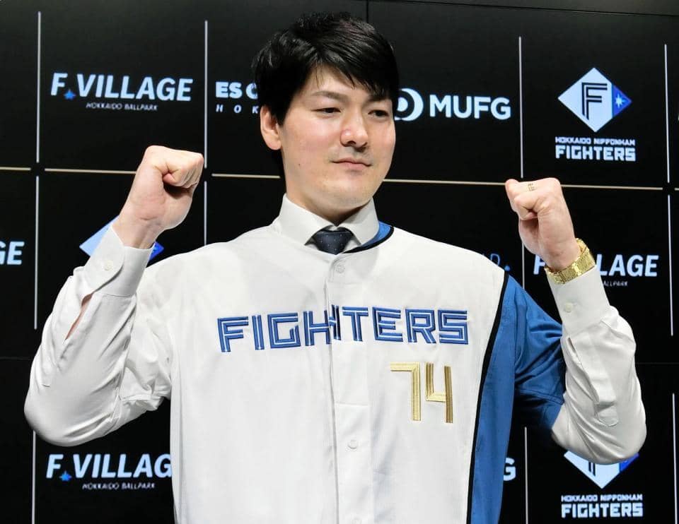 日本ハム・有原に背番号７４譲った岩舘コーチが“ノルマ設定”「４年で７４勝してもらわないと」