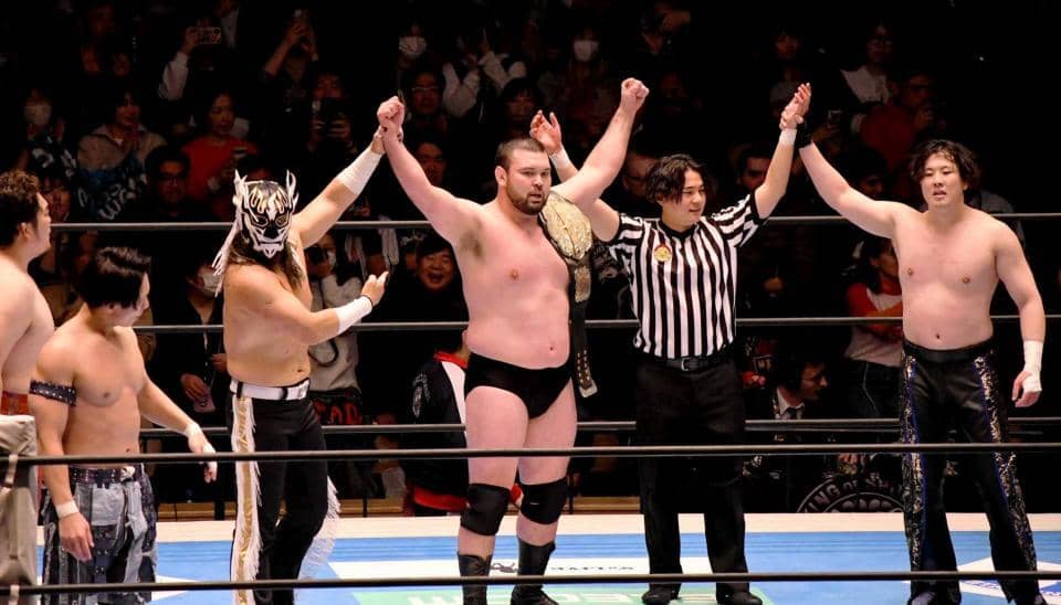 ウルフ無敗“４連勝”　場外乱闘＆妨害にも一歩も引かず　「聖地で試合ができることを誇りに思う」