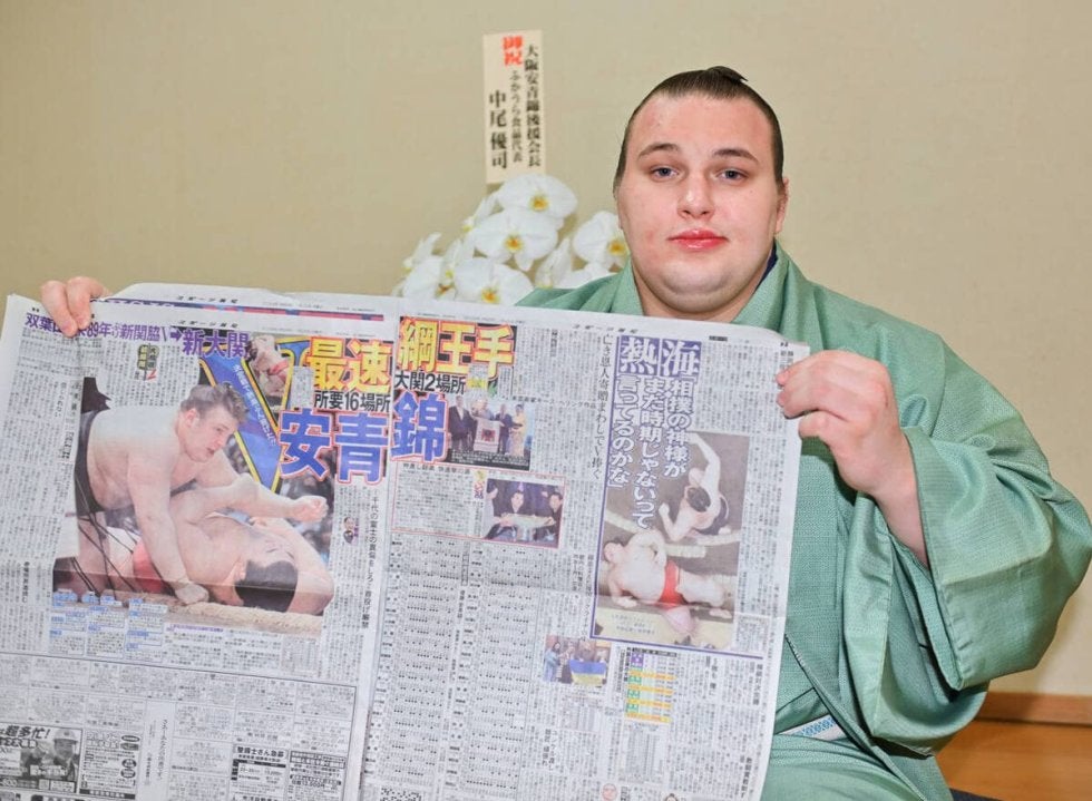 双葉山以来８９年ぶり快挙の安青錦、「双葉山さんとは比べものにはならない。少しでも近づけるように、やっていきたい」