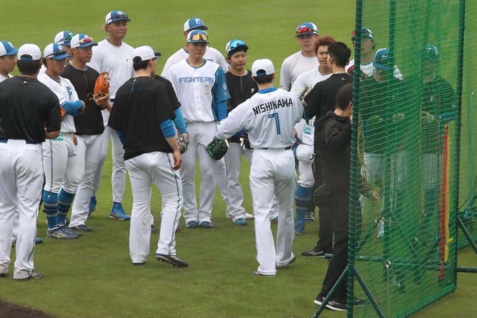 日本ハム】5年ぶり復帰の西川遥輝が背番号「7」をお披露目 | 野球