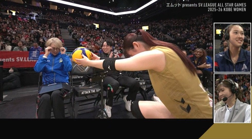 女子バレーで異例の光景 選手全員でコーチに懇願 まさかの展開にアリーナざわめき