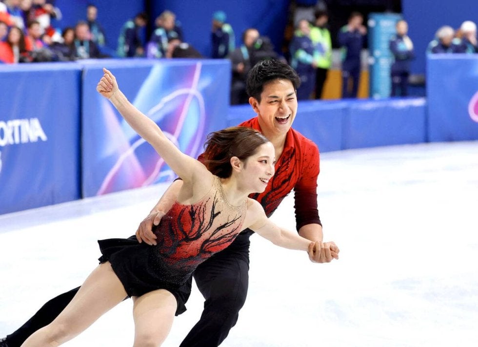 五輪3日目 フィギュア団体は優勝争いへ