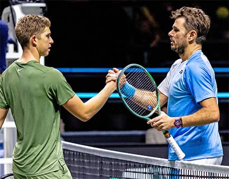 歴史的年齢差マッチはベテランに軍配