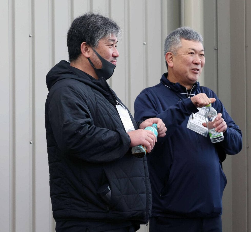 【侍ジャパン】野茂英雄氏が宮崎合宿視察　連日のレジェンド登場　ブルペンの観客席は満席