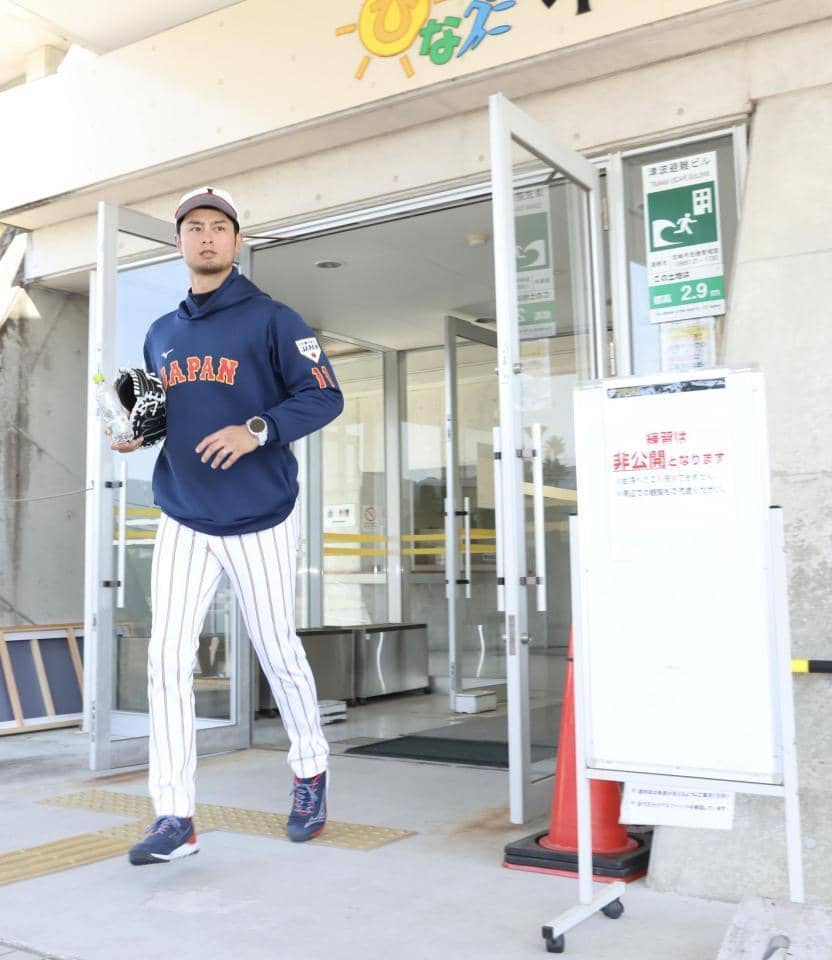 侍ジャパン　ダルビッシュがピッチクロックの極意伝授！報道陣非公開で約４０分　藤平「細かく教えてもらったことは本当に大きい」細かな場面想定も