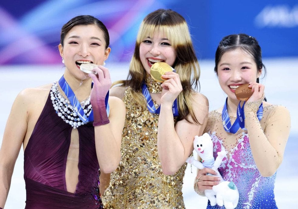【五輪】有終の銀、坂本花織の五輪３大会をプレーバック！　救急搬送も「五輪の魔物には勝ったかな」「気づいたら、スコーン」