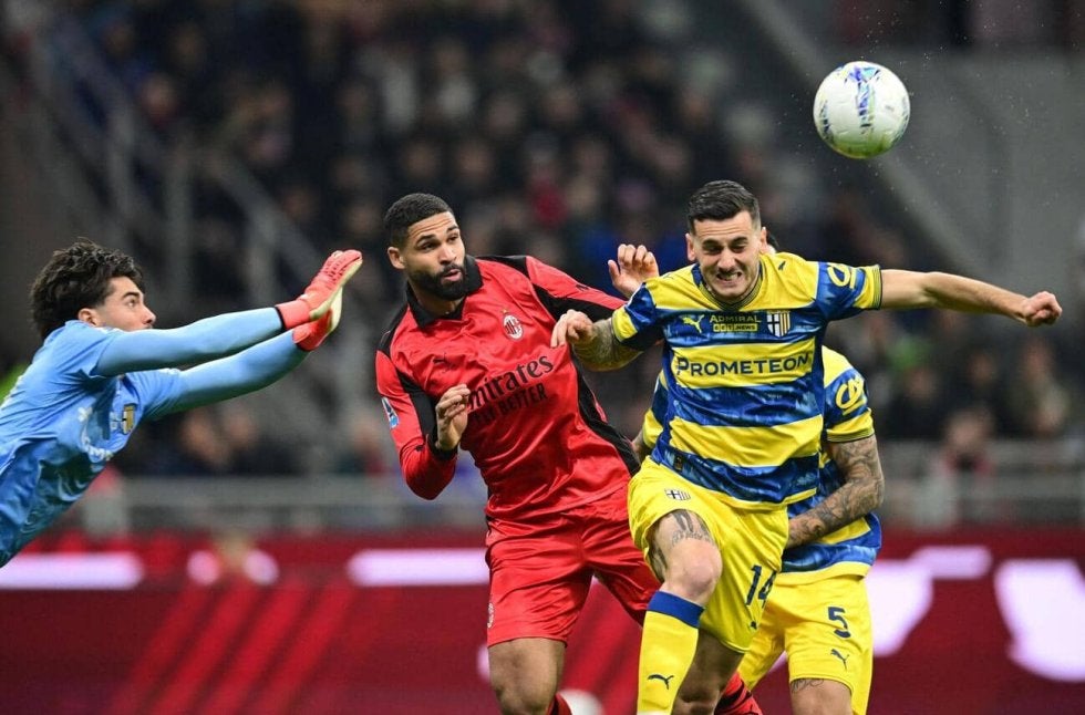 歯の根元から骨折「恐ろしい負傷、緊急手術」イングランド出身ACミラン