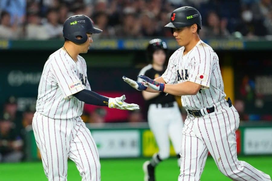 侍ジャパン、吉田正尚の逆転弾で3連勝 1次Rは1位通過…試合後は全員で