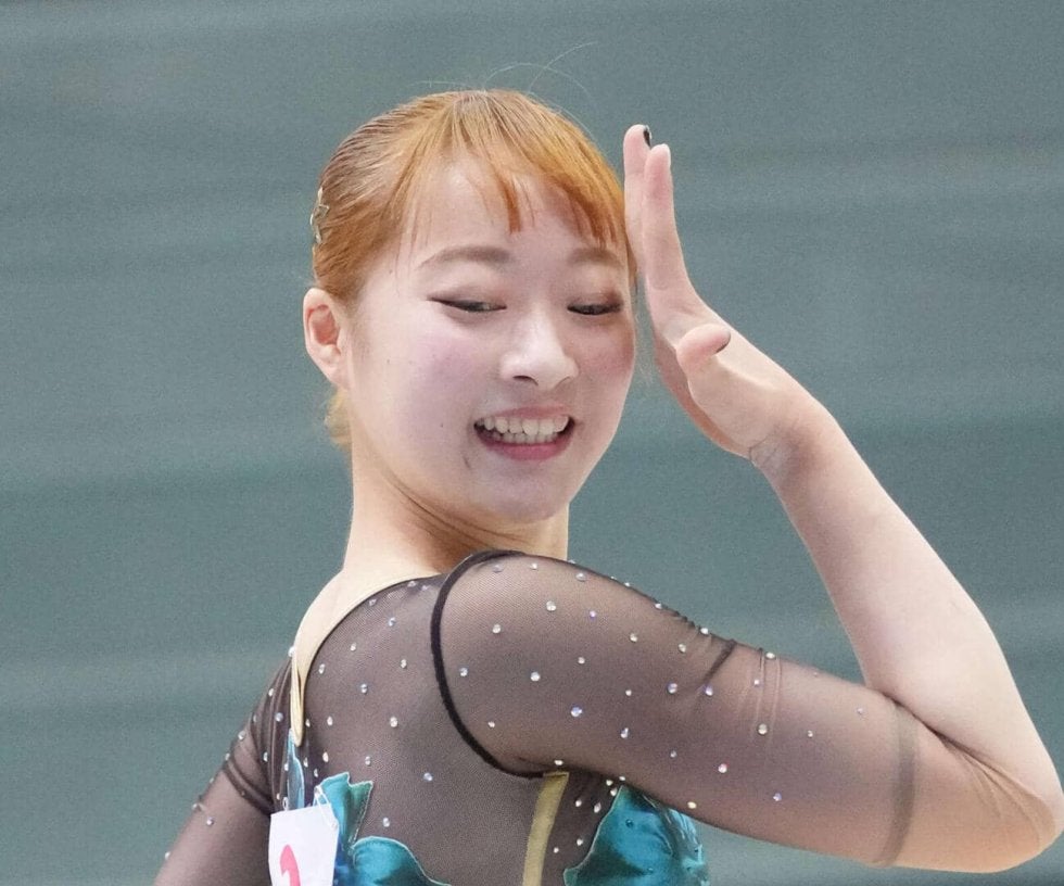 体操】「体操やってる！」平岩優奈さんがレオタード姿で平均台「でへへ