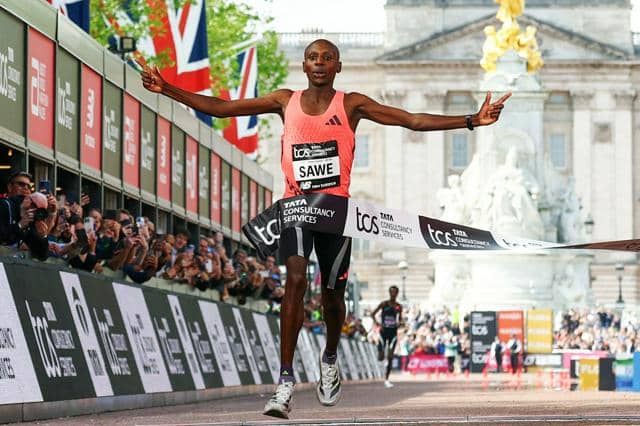 男子マラソンで世界新記録 ケニアのサウェが初の2時間切り | 陸上