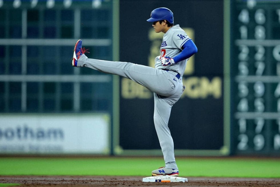 巨人・亀井善行が歴代背番号9での豪華4Sを公開⚾ | 話題の投稿