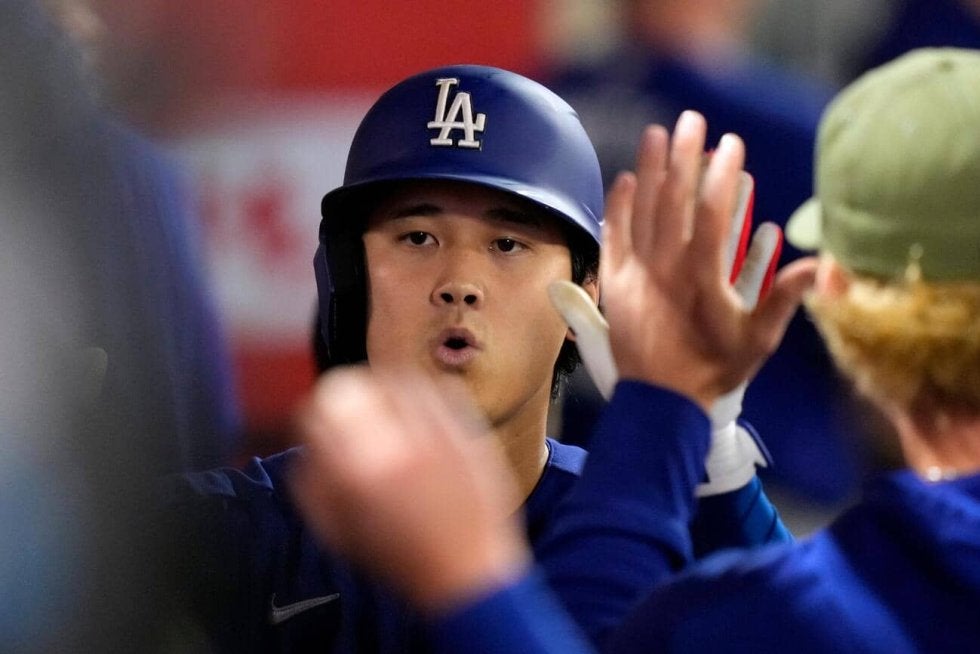 ３点！今となってはエンジェルス時代の貴重な切り抜き広告！大谷翔平 ドジャース ドジャースが2ケタ得点でエンゼルスに大勝4連勝 大谷翔平は2点適時