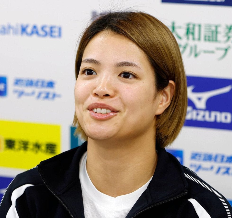 柔道阿部詩がカーテンの隅っこで見つけた「白いもふもふさん」とは？ | 相撲・格闘技