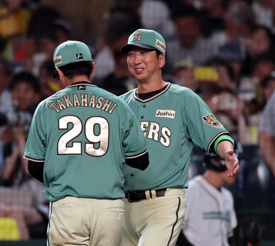 阪神・藤川球児監督 連敗ストップに「ホッとしています」死球で途中