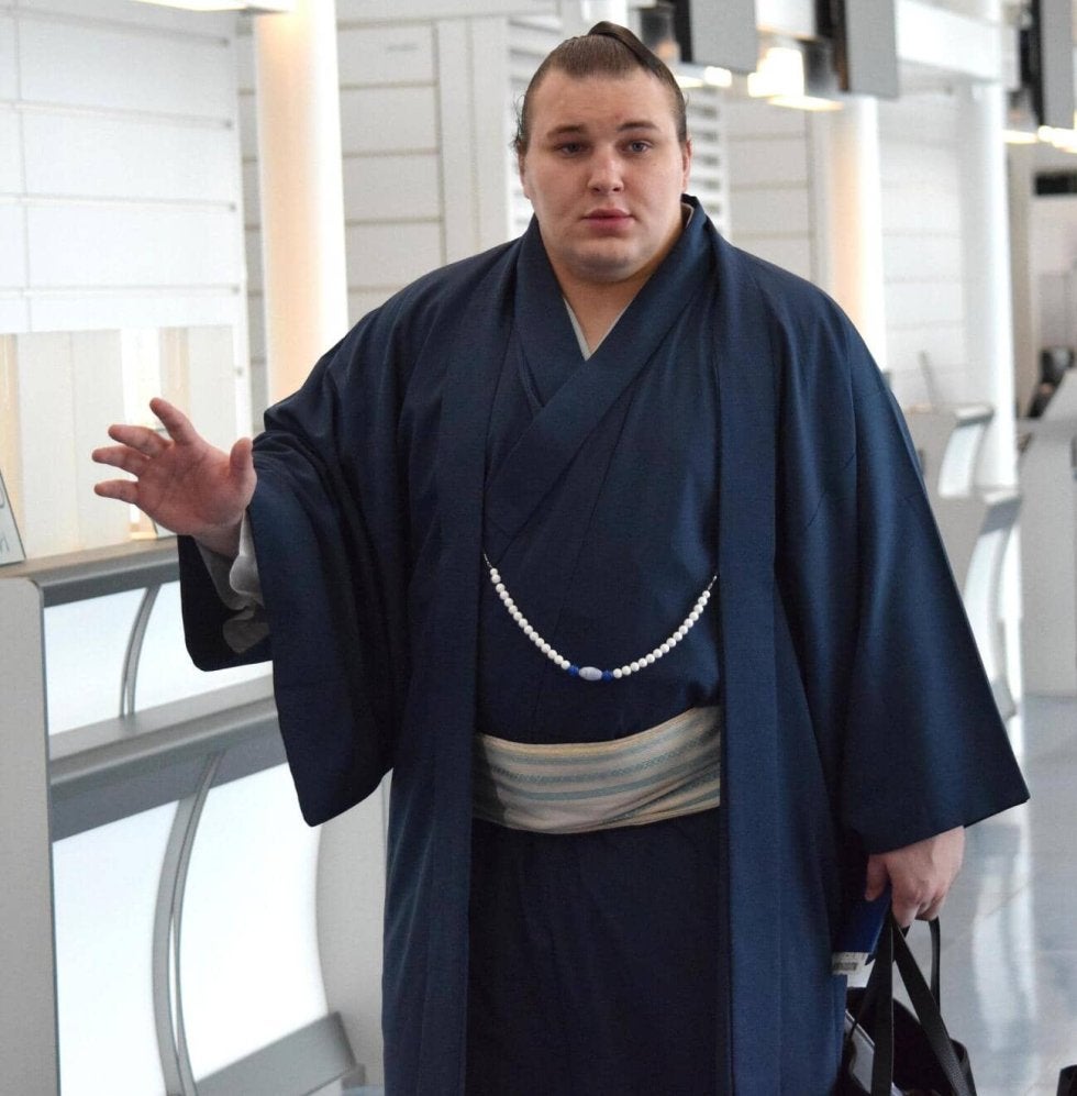 エルメスだよ かっこいい」安青錦、パリ公演へ向かう機内へ仏高級