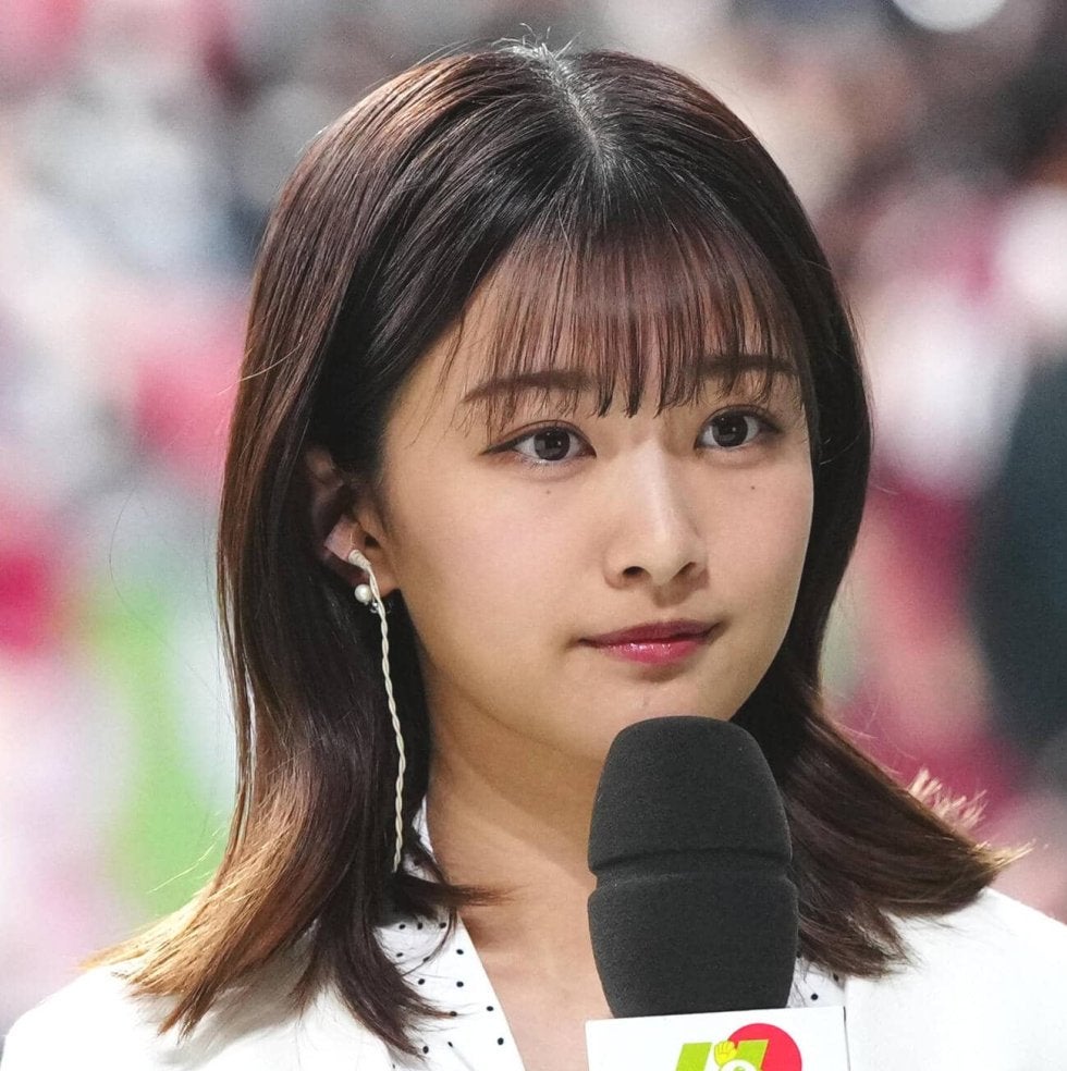 元櫻坂46フジ原田葵アナ、W杯取材でブルーの代表ユニ姿「勝利の女神に