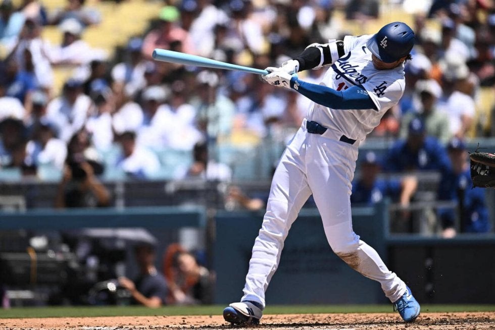 大谷翔平「父の日」に1安打も試合後は左膝にアイシング ロバーツ監督