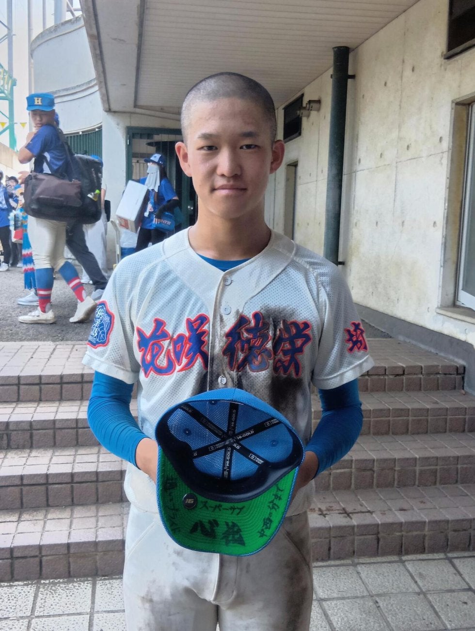 高校野球】花咲徳栄の背番「14」上山竣也がランニング満塁ホームラン