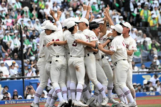 拓大紅陵が24年ぶりに夏の甲子園へ 選抜4強の専大松戸を九回逆転 | 野球