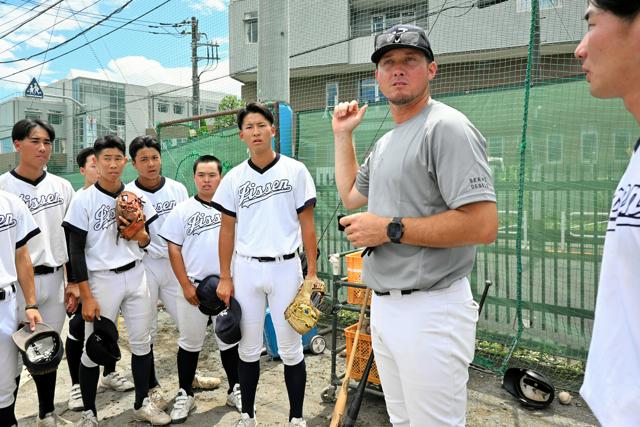 八王子旋風」なぜ起きた？ 「弱い地域」変えた切磋琢磨の30年 | 野球