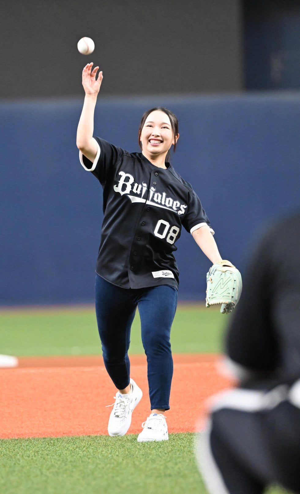 オリックス】小祝さくらがセレモニアルピッチに登板 相棒は推しの
