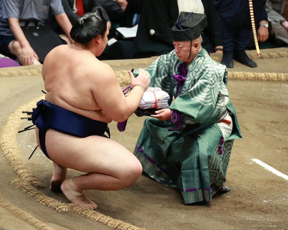 木村庄之助が大の里－安青錦の相星決戦で定年前最後の一番、目立つこと