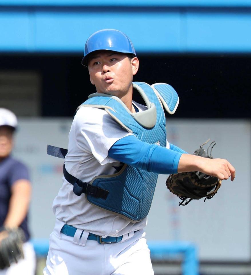 甲子園決勝で兄弟校対決の原点。智辯のユニフォームを「朱赤」に変えた