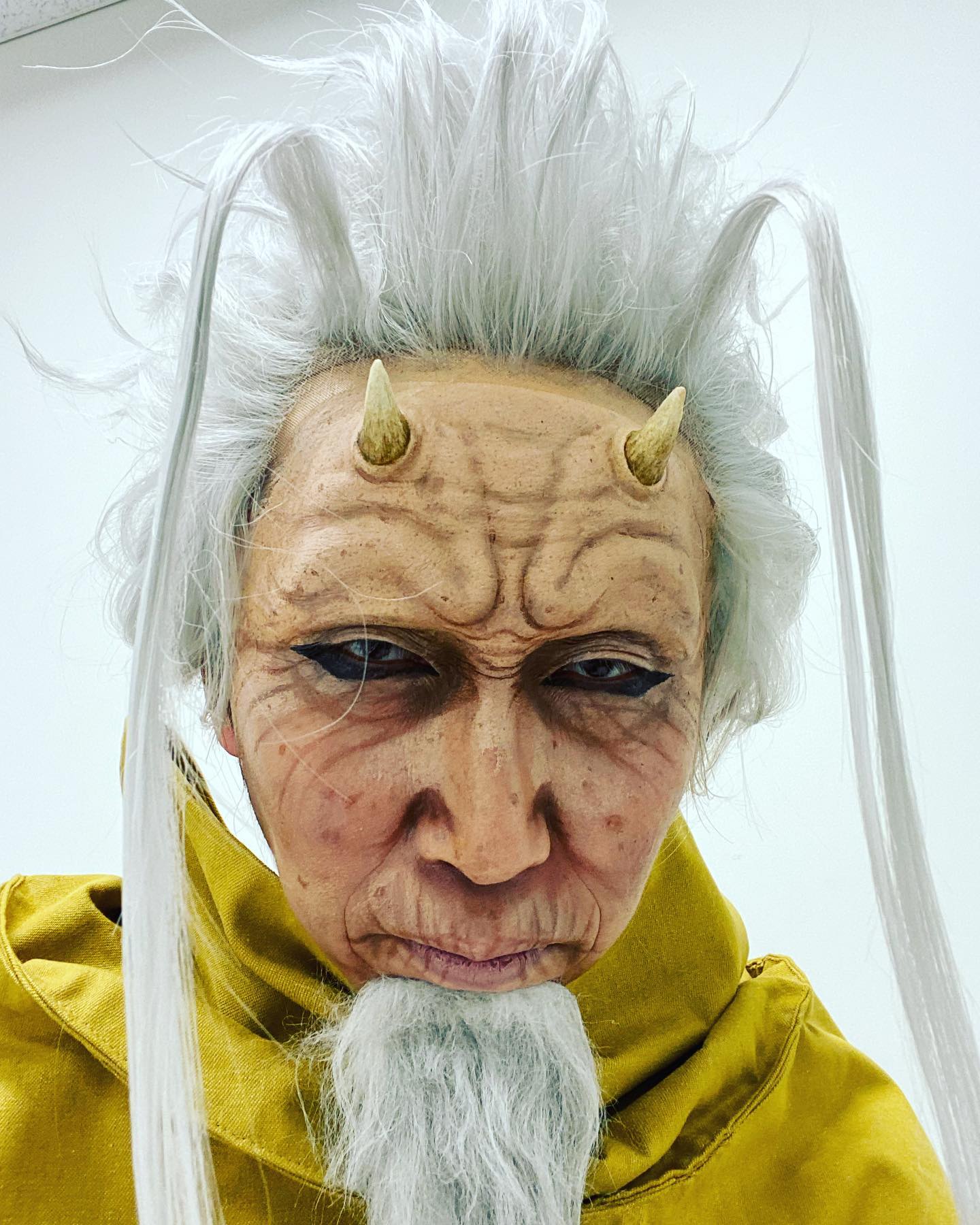 「すばらしい仕上がり」完成度が高すぎるコスプレに身を扮したあの有名芸人は…？👀✅