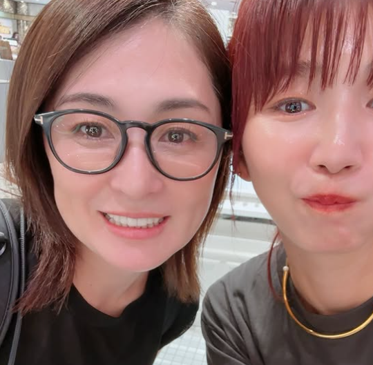 親友の笑顔！元バレー日本代表との癒しツーショット