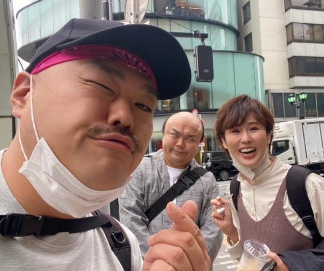 にしおかすみこが道端で偶然クロちゃんを見つける！