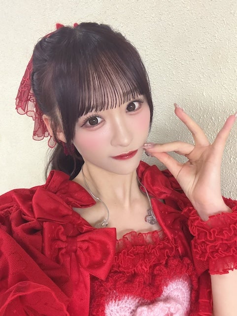 「幸せすぎるよ🥹🩷」人気アイドルがポニーテール姿を披露し話題に