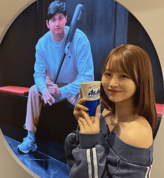 「オオタニサンフィーバー！」美女スポーツグラドル、大谷翔平コレクションにて美麗姿を披露！「肩出しとってもセクシー」「おにかわいいやんけ」