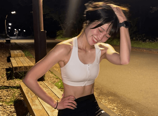 「走り終わった後も美人」元アイドルの美女トレーナー、ナイトラン＆スタンバイムービーに女子ファンもメロメロに「私のなりたい理想です」