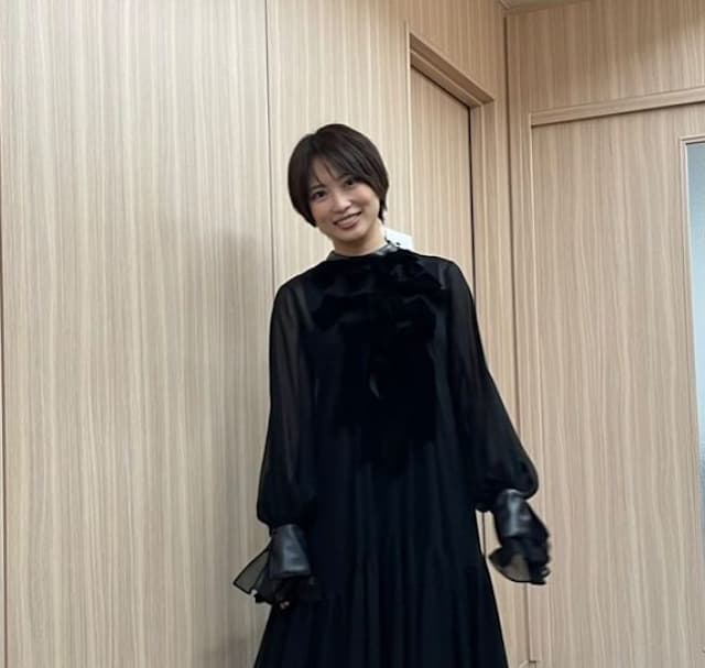 志田未来、劇場版ACMA:GAMEの舞台挨拶での衣装を公開！