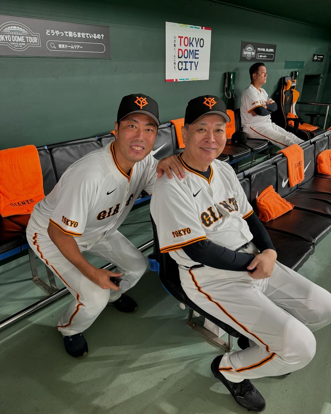 「大先輩の右肩失礼します」上原浩治があのレジェンドとの親しげな2ショットを披露！