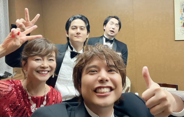 声優口演の豪華メンバーと記念撮影　幸せな時間を満喫！