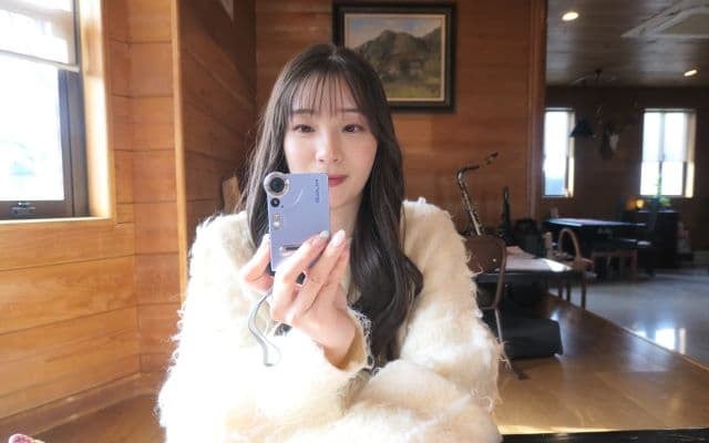 「女性同士もいいね！」足立梨花、あのタレントと女子会デート！お互いを撮り合う仲良しショットを公開