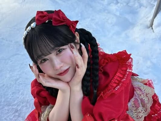 「なんだこの尊い生き物は？！」CUTIE STREET・佐野愛花、雪と戯れる尊すぎる写真をアップ！