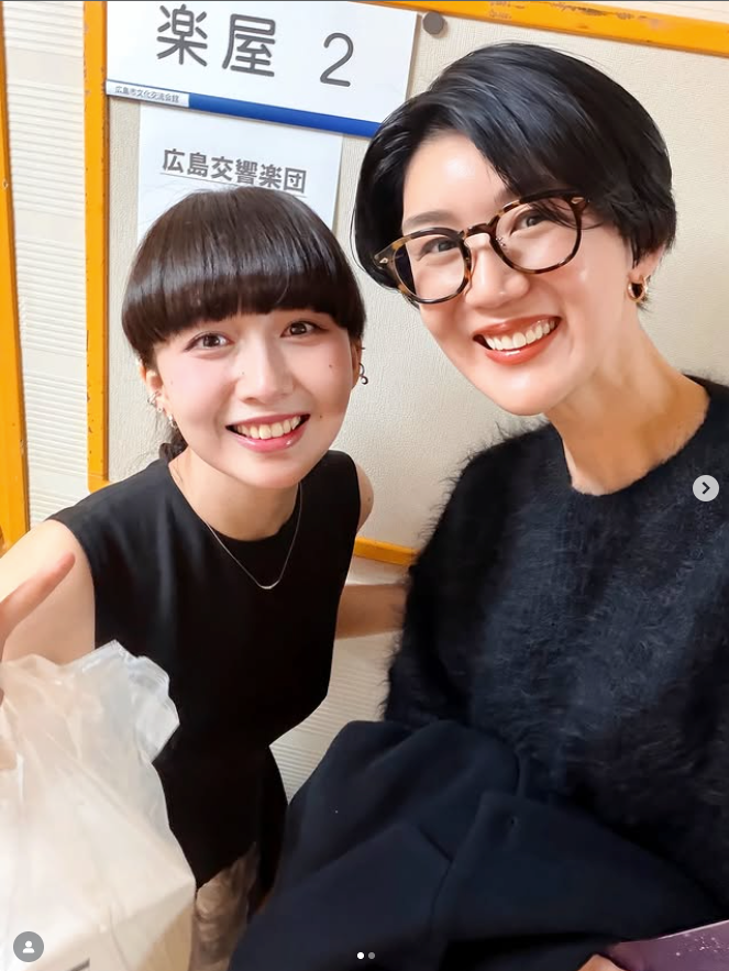 元バレーボール日本代表が人気フルート奏者と交流　楽屋&街中での笑顔のショットに「癒やされます」