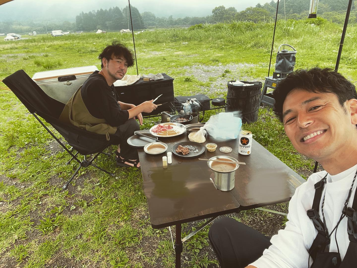 「そっくりです😍」妻夫木聡さんが兄とキャンプへ⛰「兄貴、いつもありがとう！」