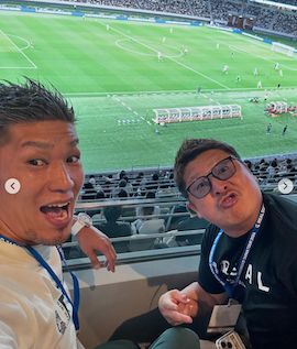 城戸康裕が国立で試合観戦！「こんなの初めて笑⚽️」