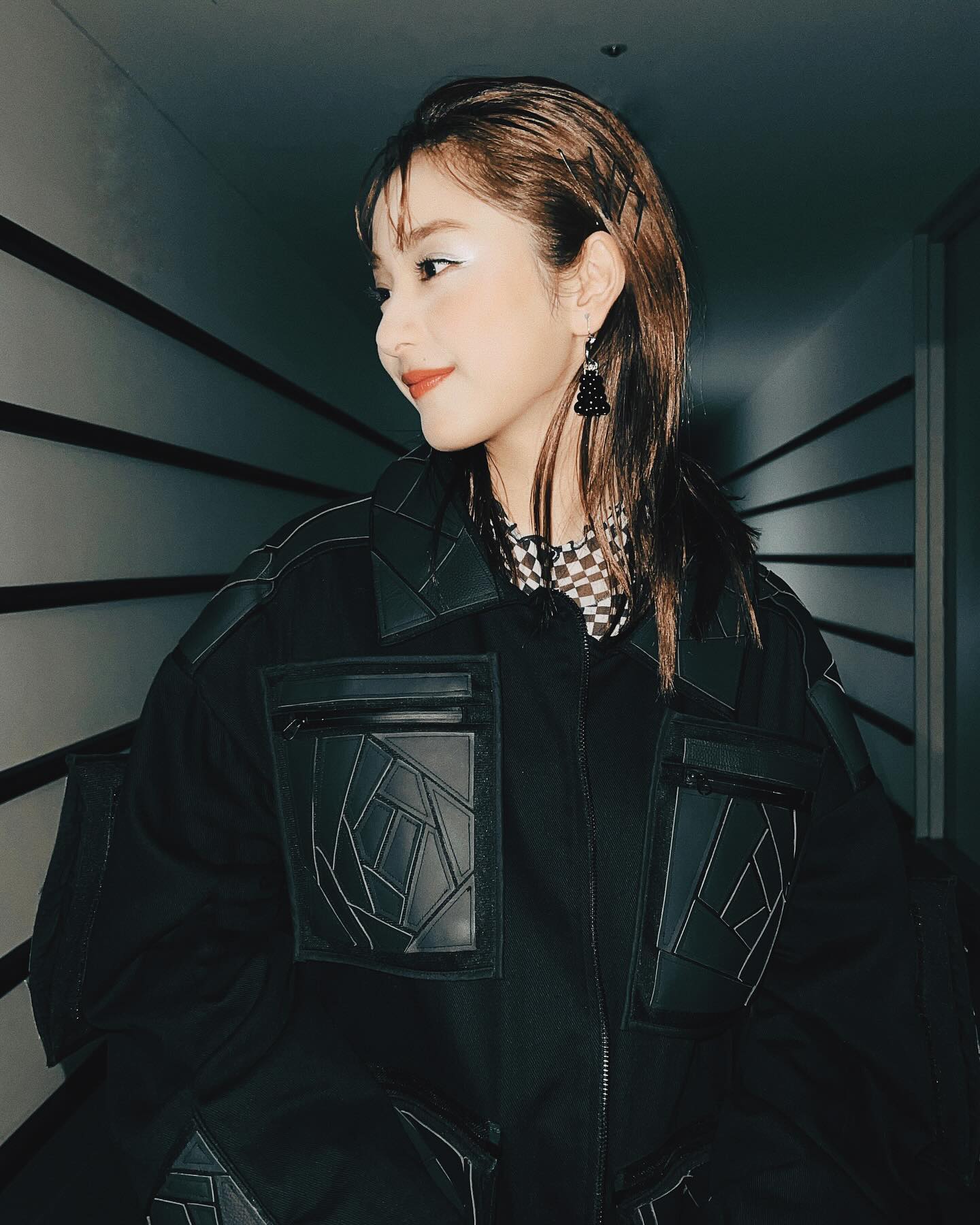 平祐奈が全身黒色コーデを披露「一瞬誰か分からなかった」