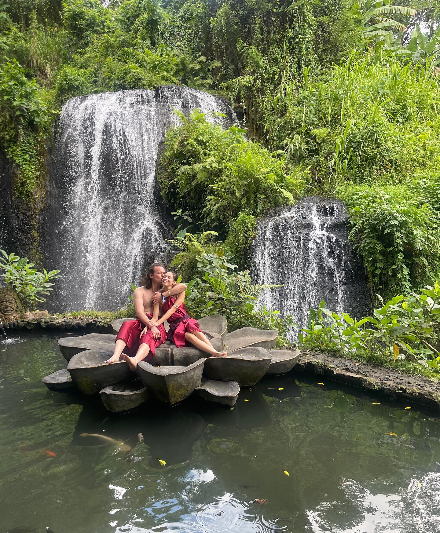 水原希子 噂の恋人との密着キスショットが話題に💋バリ島でのラブラブな様子を公開📸🌴