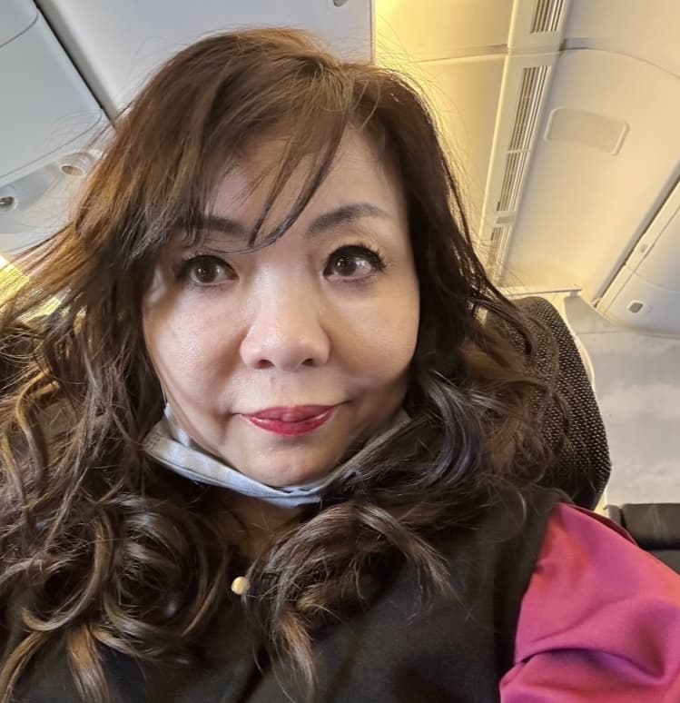 ANAの機内食がドライカレー！？有名女性芸人〇〇、旅の楽しみが詰まった一皿に注目